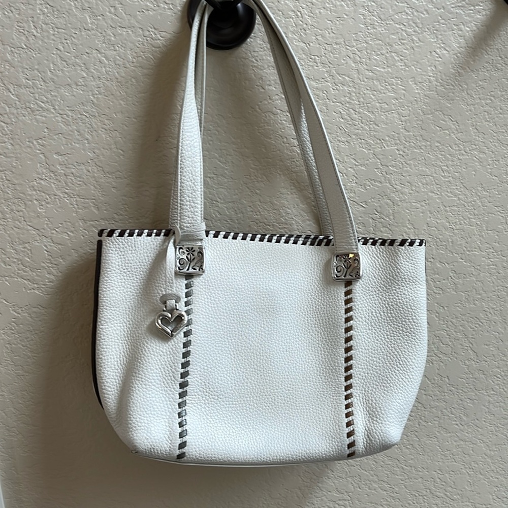 Summer white leather Brighton purse.  Fun stripped pattern inside